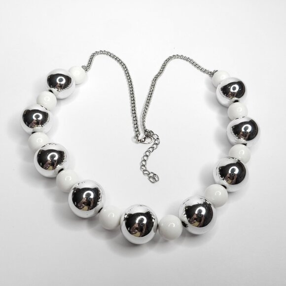 Chunky Round Beaded Necklace Shiny Silvertone White Pin Up Polka Dot 24" - Picture 2 of 4